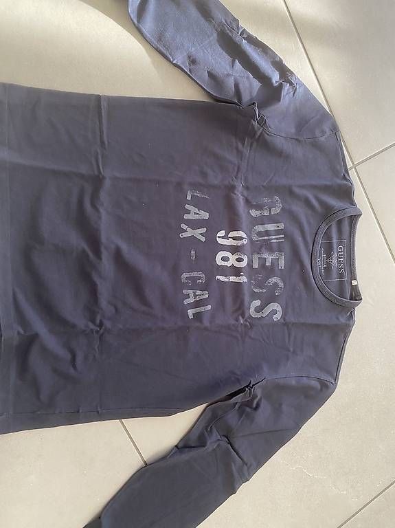T-shirt: Maglia GUESS – Usato da Gordola venduto da Funghy