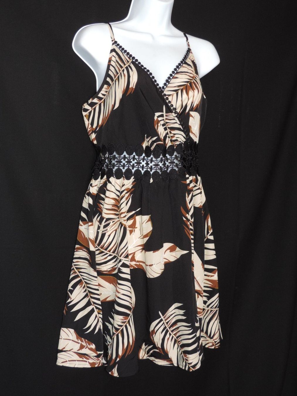 Kleider: jolie robe à fleur brun et noir – Gebraucht aus Genève von Axelle333 7