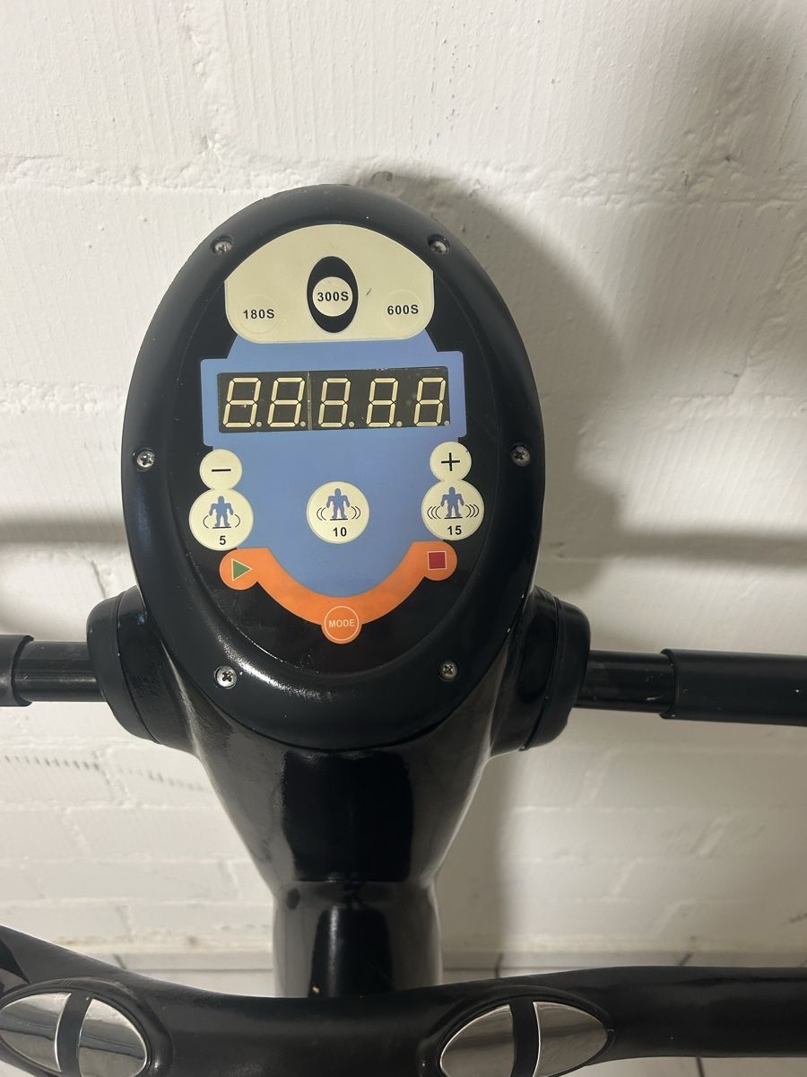 Vélos d'appartement: Crazy Fit Vibrationsplatte gebraucht – D'occasion à Dübendorf par Jul7 3