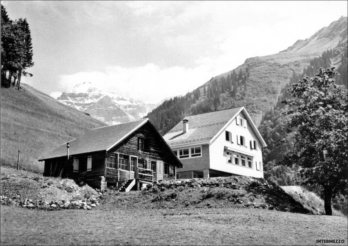 Cartoline postali: Linthal GL // Ferienhaus Restiberg 1966 – Usato da Basel venduto da intermezzo12