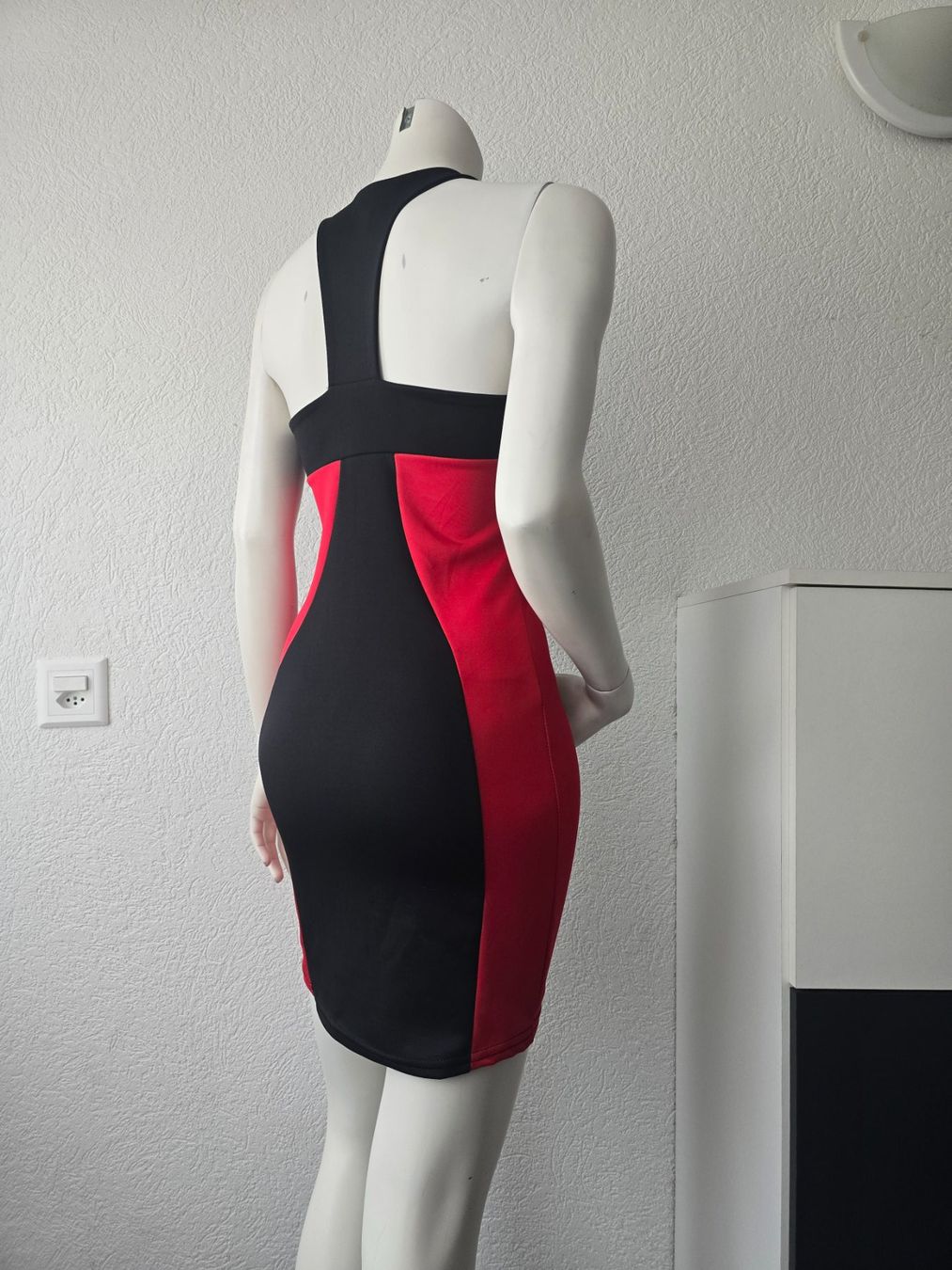 Vestiti: Robe noir et rouge T-S – Usato da Les Verrières venduto da kitel79 6