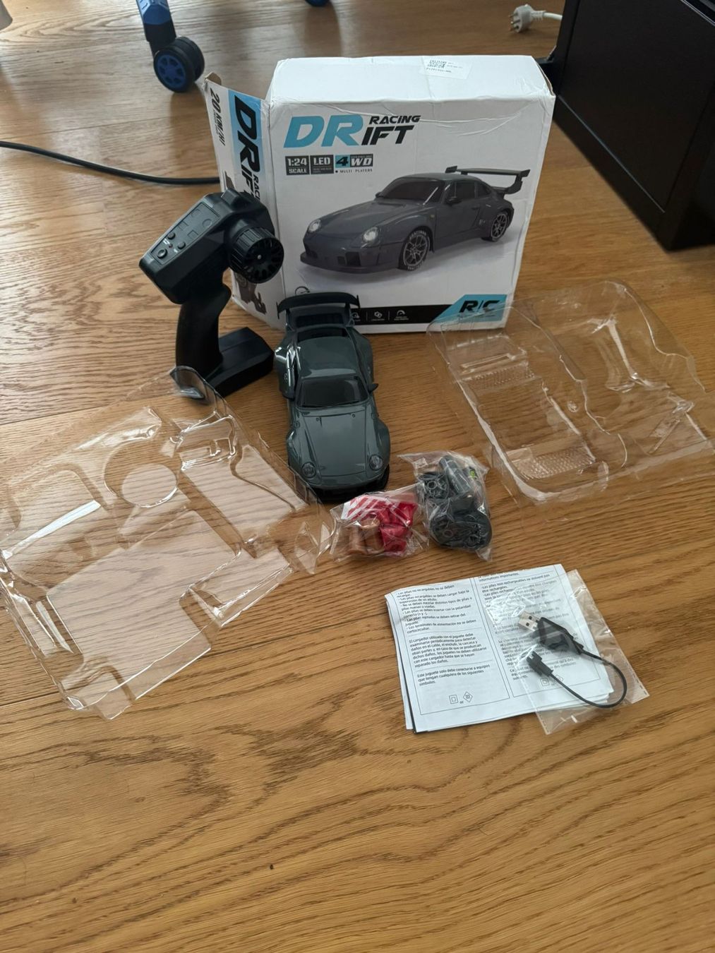 RC Modellbau: Ferngesteuertes Drift-Auto 4WD – Neu (gemäss Beschreibung) aus Büron von bio_z8xw 6