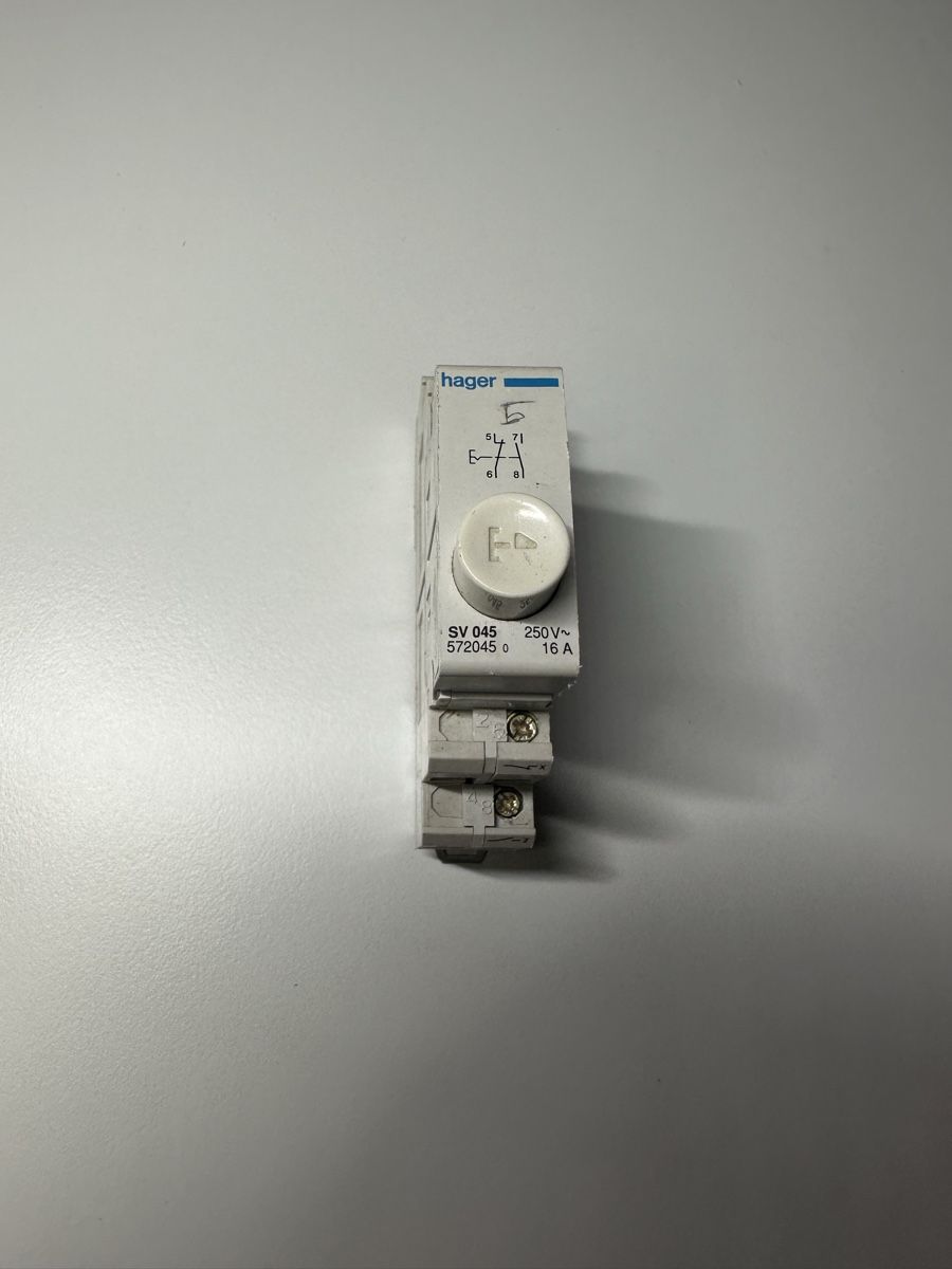 Hager Componenti elettronici: HAGER Taster ab 1.- Fr – Usato da steffisburg venduto da releve