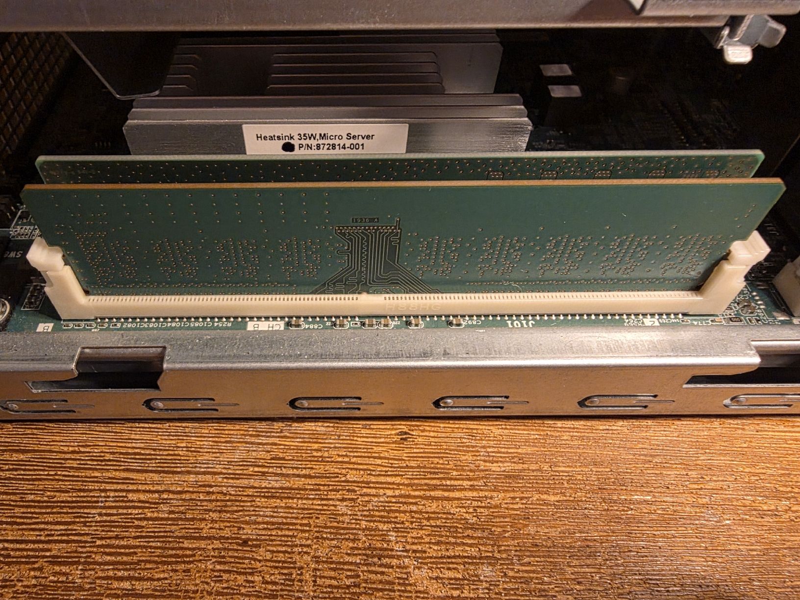 Hewlett Packard Server: HP ProLiant MicroServer Gen10 + Samsung SSD 980 PRO Disk – Usato da Bellikon venduto da Tschanzli 4