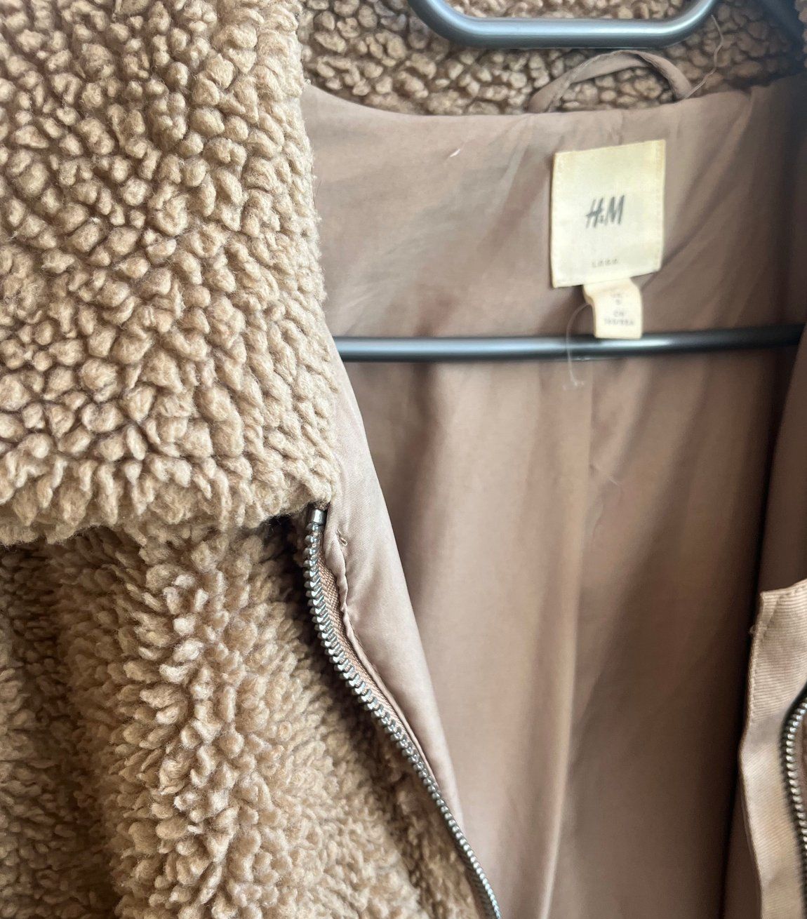 H&M Jacken: Veste teddy beige H&M – Gebraucht aus Hauterive NE von romyberbe 4