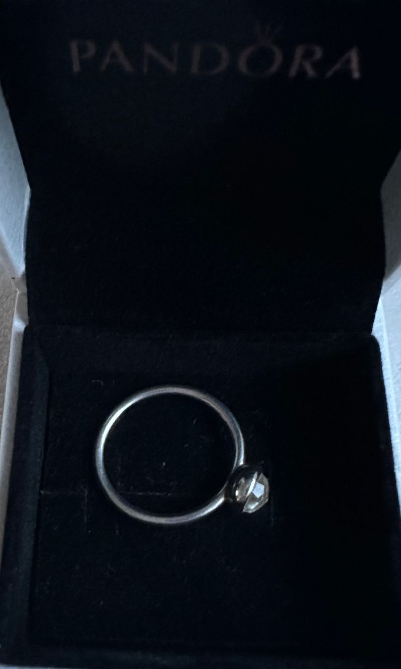 Pandora Anelli: Pandora Ring Kristall Geburtsstein April – Usato da Beringen venduto da miavita 2