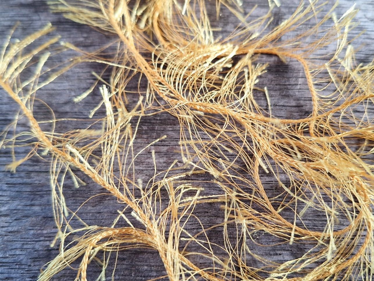 Lana: 700 GRAMM STRICKWOLLE - GOLDFARBIG – Nuovo (secondo la descrizione) da Huttwil venduto da Kunterbuntli 7