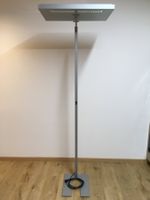 Standleuchte mit autom. An- und Ausschaltsensor, dimmbar!