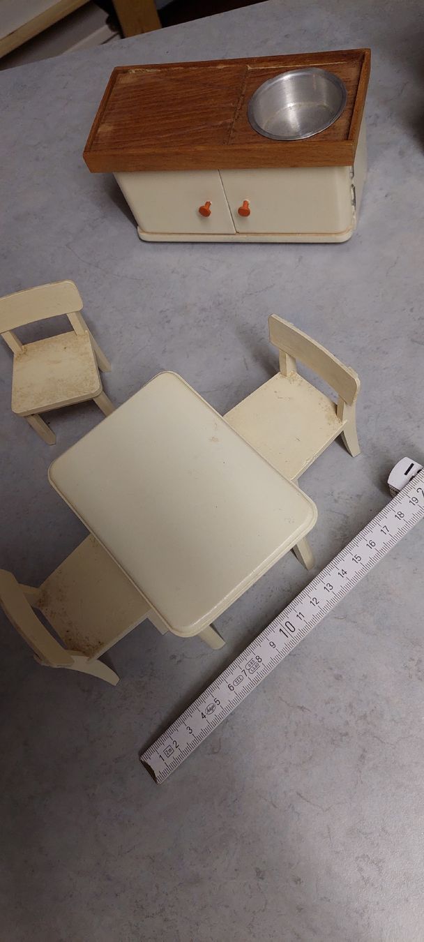 Case e mobili per bambole: Puppenstuben Möbel Antik – Usato da Muri AG venduto da nindo1 6