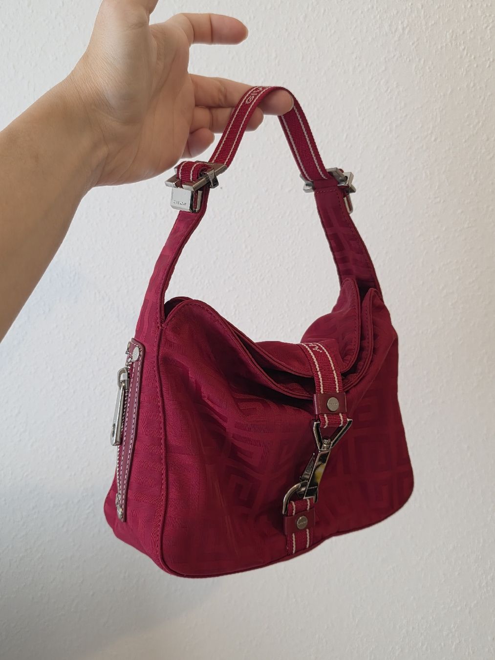 Taschen für Damen: Givenchy Original Vintage Bag – Gebraucht aus Luzern von juli.star