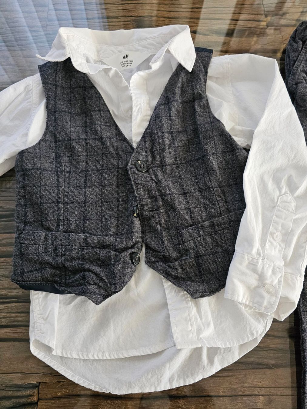 H&M Kleiderpakete & -sets: 6-Teilliges Kleider Set Junge Gr 104-110 – Gebraucht aus Birr von V-K 1