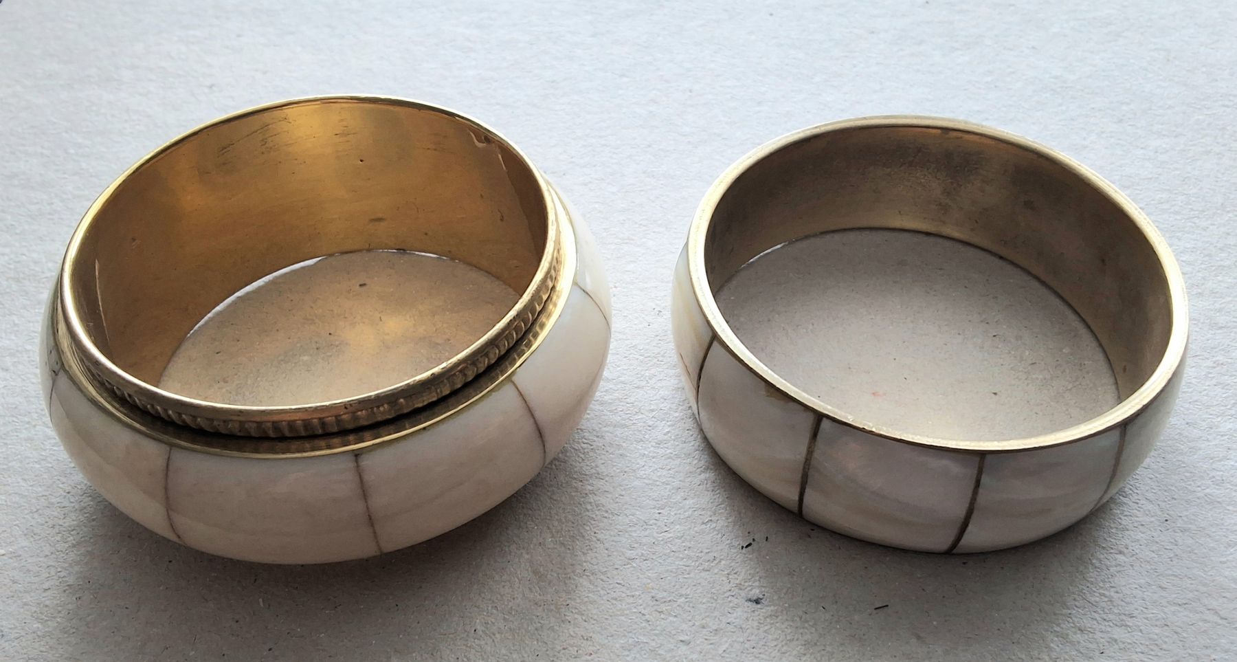 Armbänder & -reifen: 2 Armreife (massive Form) – Gebraucht aus Oftringen von Waltereg 4