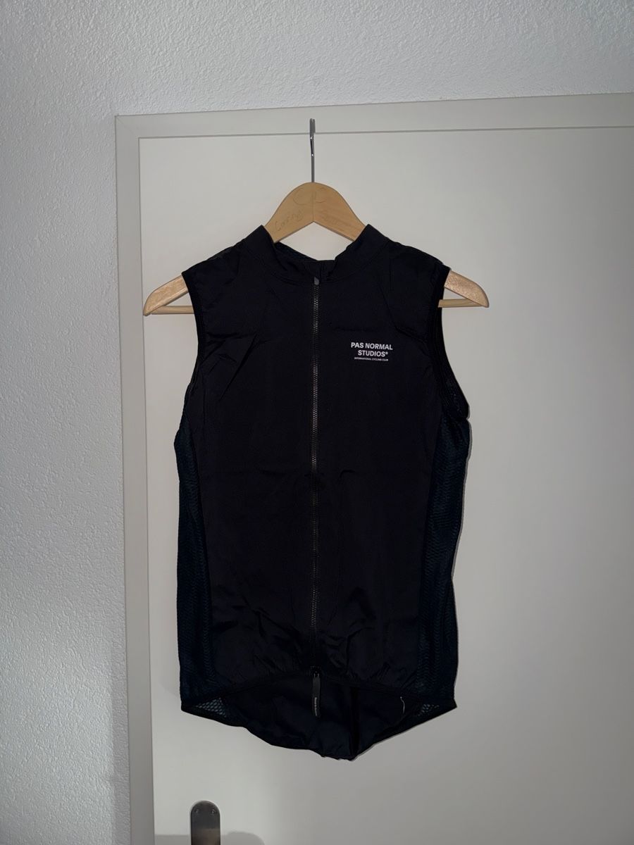 Pas Normal Studios Gilets: Pas Normal Studios PNS Stow Away Gilet M – Neuf (Voir description) à Basel par Sharki_
