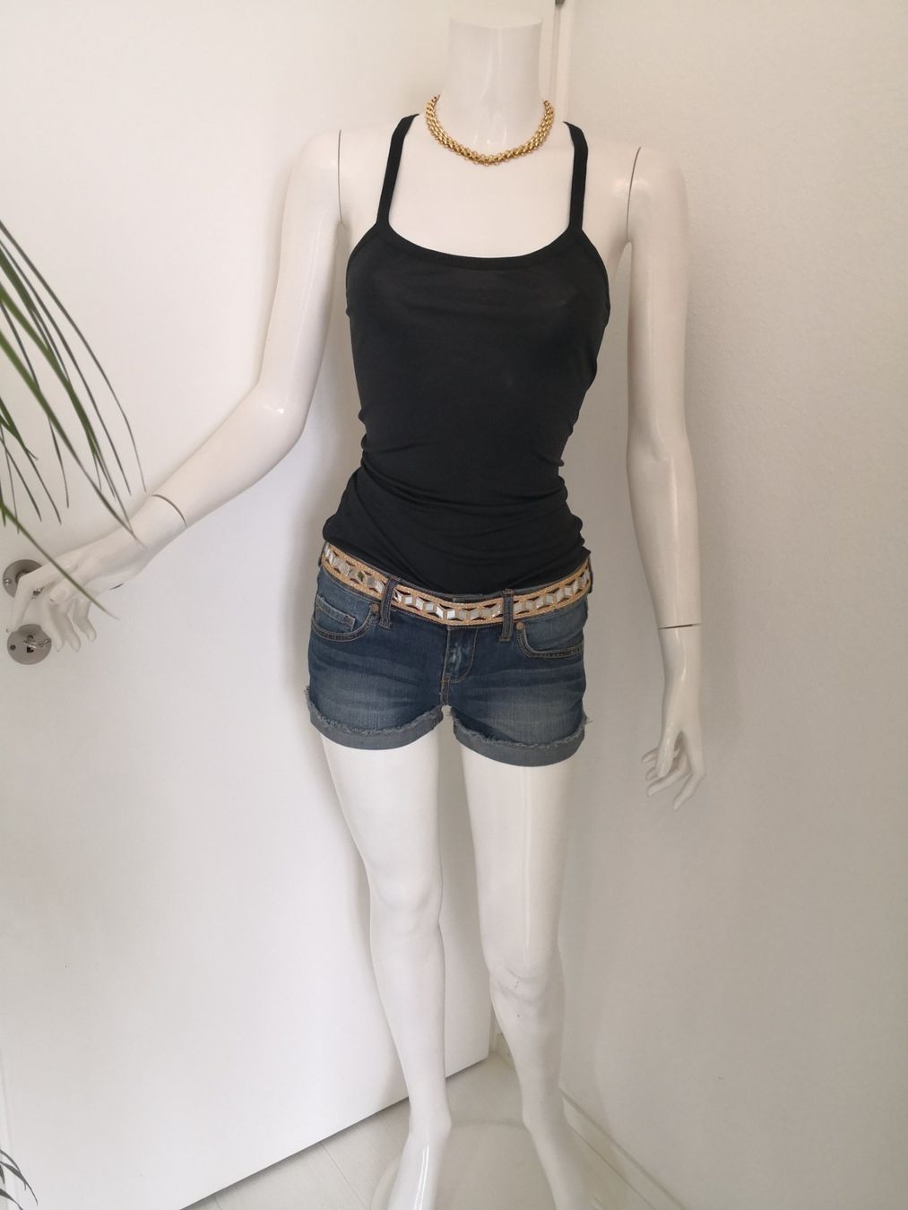 Mango Tops: 🤩MANGO TANK-TOP SCHWARZ GLÄNZEND – Gebraucht aus Olten von Naja-Twins-Twins 8