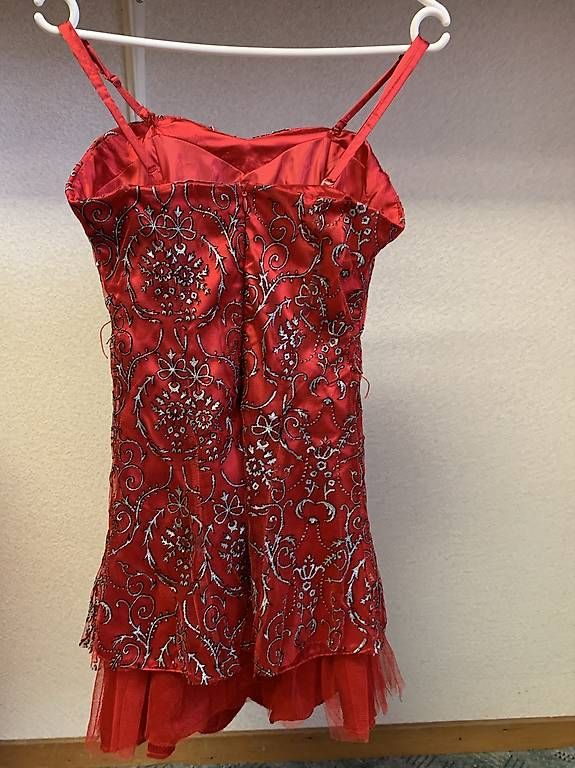Kleider: Cocktailkleid – Neu und originalverpackt aus Zürich von lil_xr6x 1