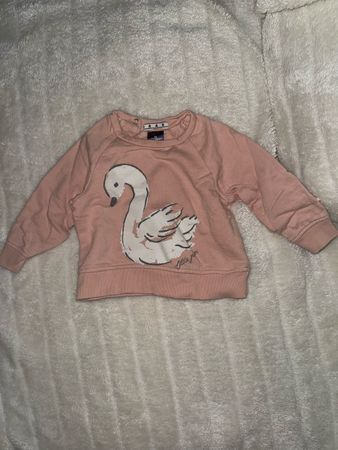 Rosa Pullover mit Schwan – Größe 6–9 Monate