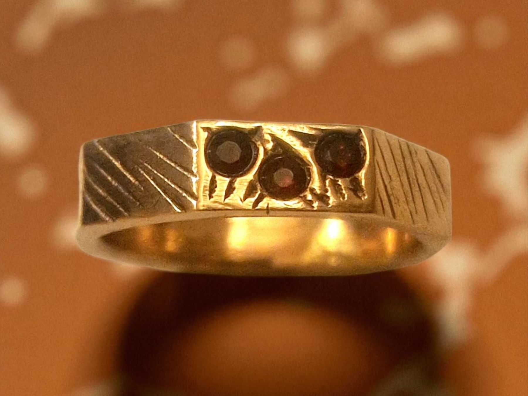 Anelli: Achteckiger Ring mit Granat, Grösse 51.7 – Nuovo e nell'imballaggio originale da Aarau venduto da Schmuckhoehle_MD