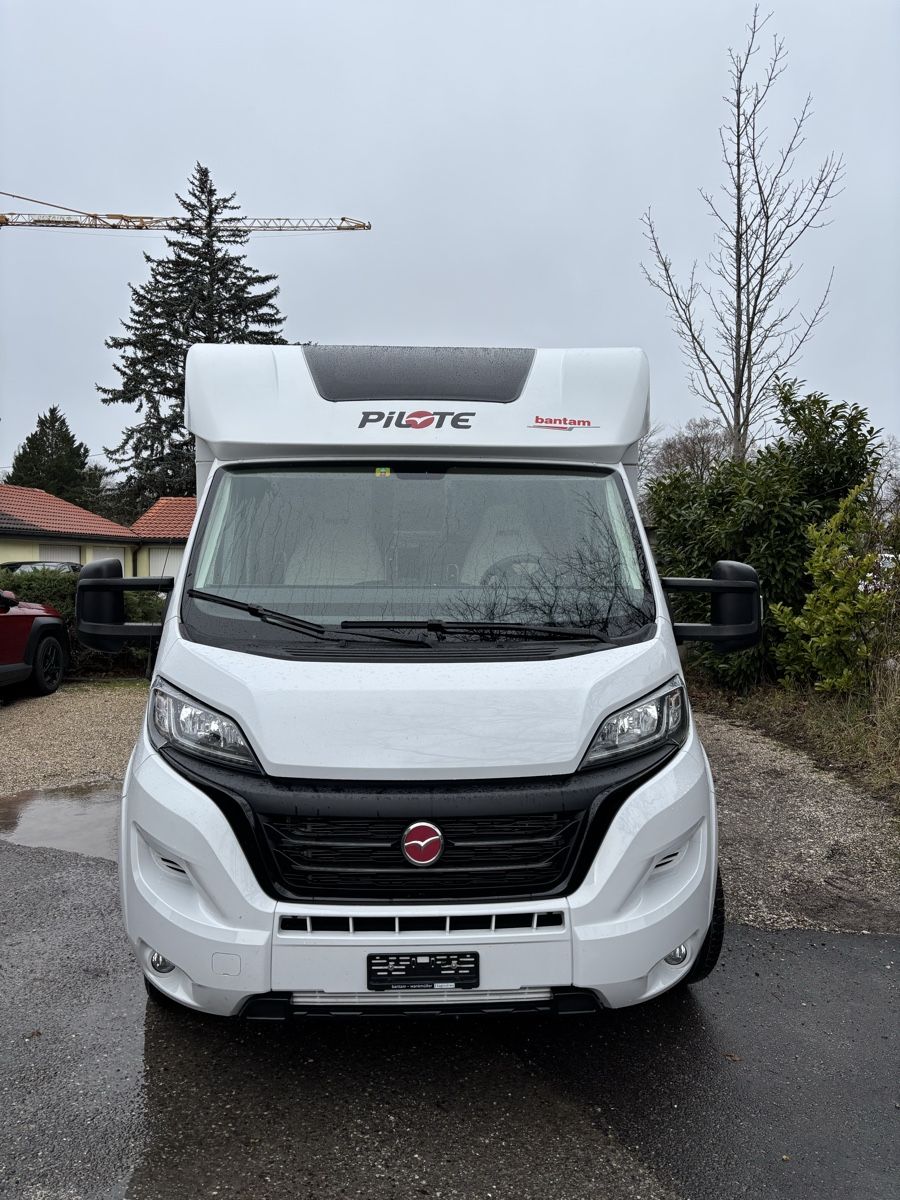 Pilot Veicoli da campeggio: Camper Pilote P696 Expression – Usato da Vessy venduto da marc017 8