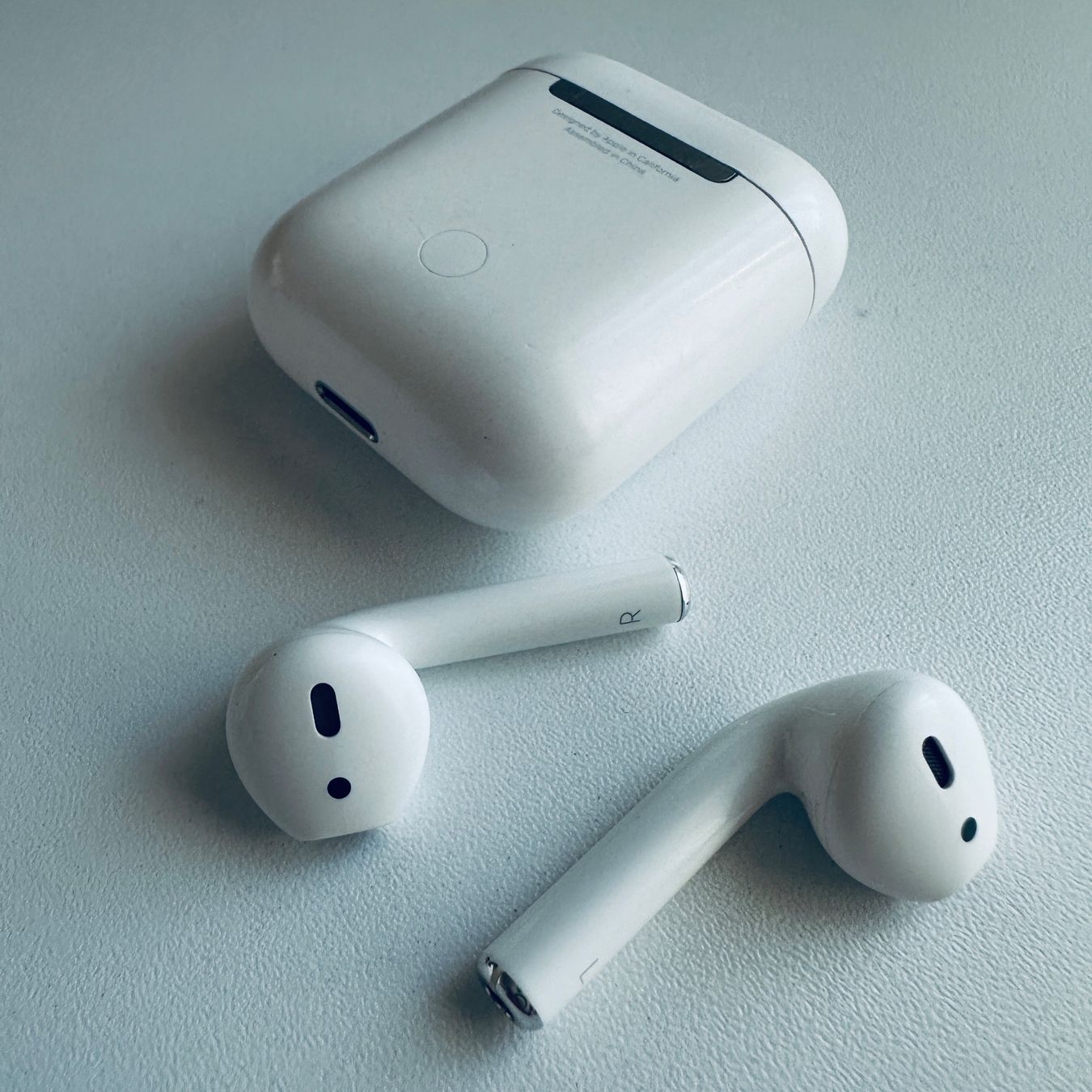 Apple Cuffie: Original Apple AirPods 2 Kopfhörer Wireless Lightning Kabel – Usato da Basel venduto da MY.AIRPODS.SHOP 5