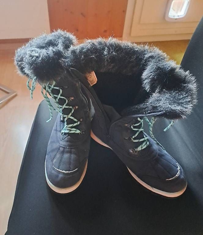 Chaussures femmes: Winterschuhe – D'occasion à Bürglen UR par alesia1