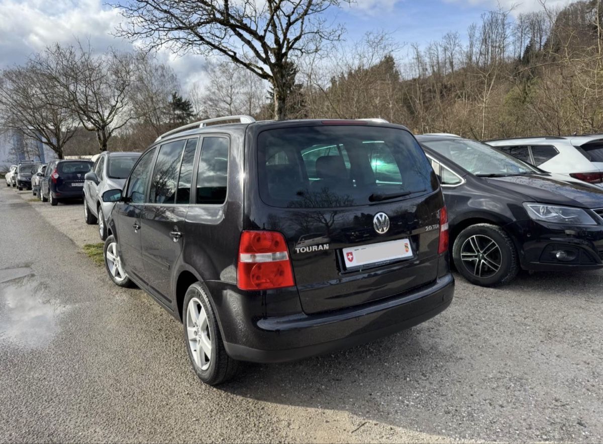 VW Automobili: VW Touran 2.0TDI – Usato da Bern venduto da Hallo4321 3