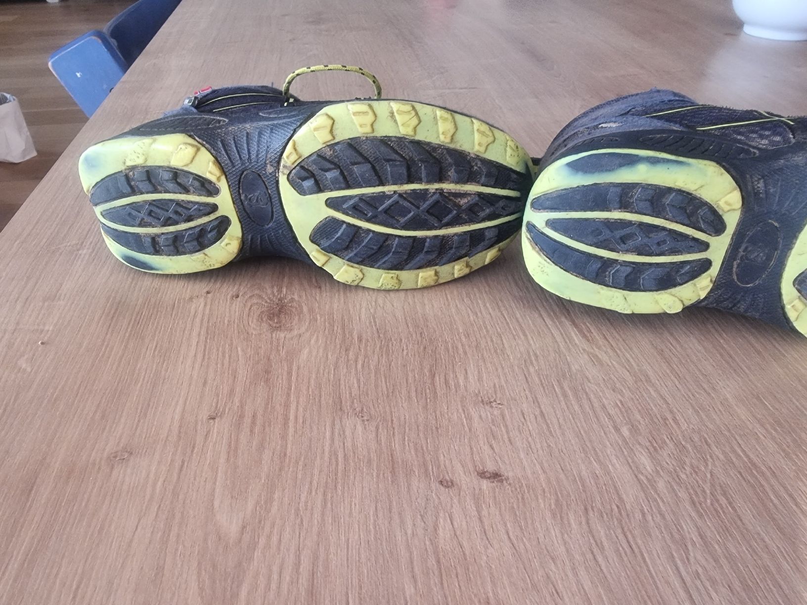 Scarpe per ragazzi: wanderschuhe gr 28 – Usato da Busswil BE venduto da Binchenbeetli 1