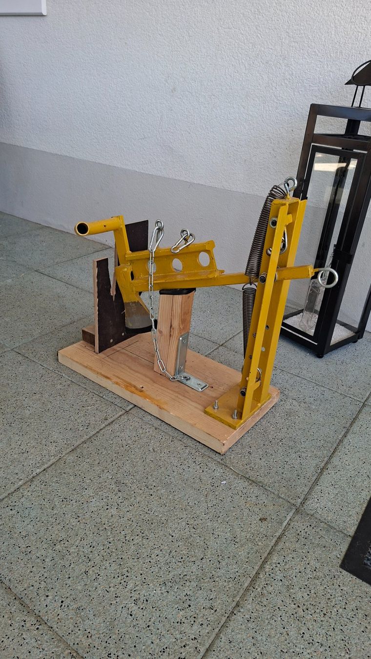 Tutte le macchine: Machine a fendre le petit bois – Usato da Vicques venduto da Laffaire11 1