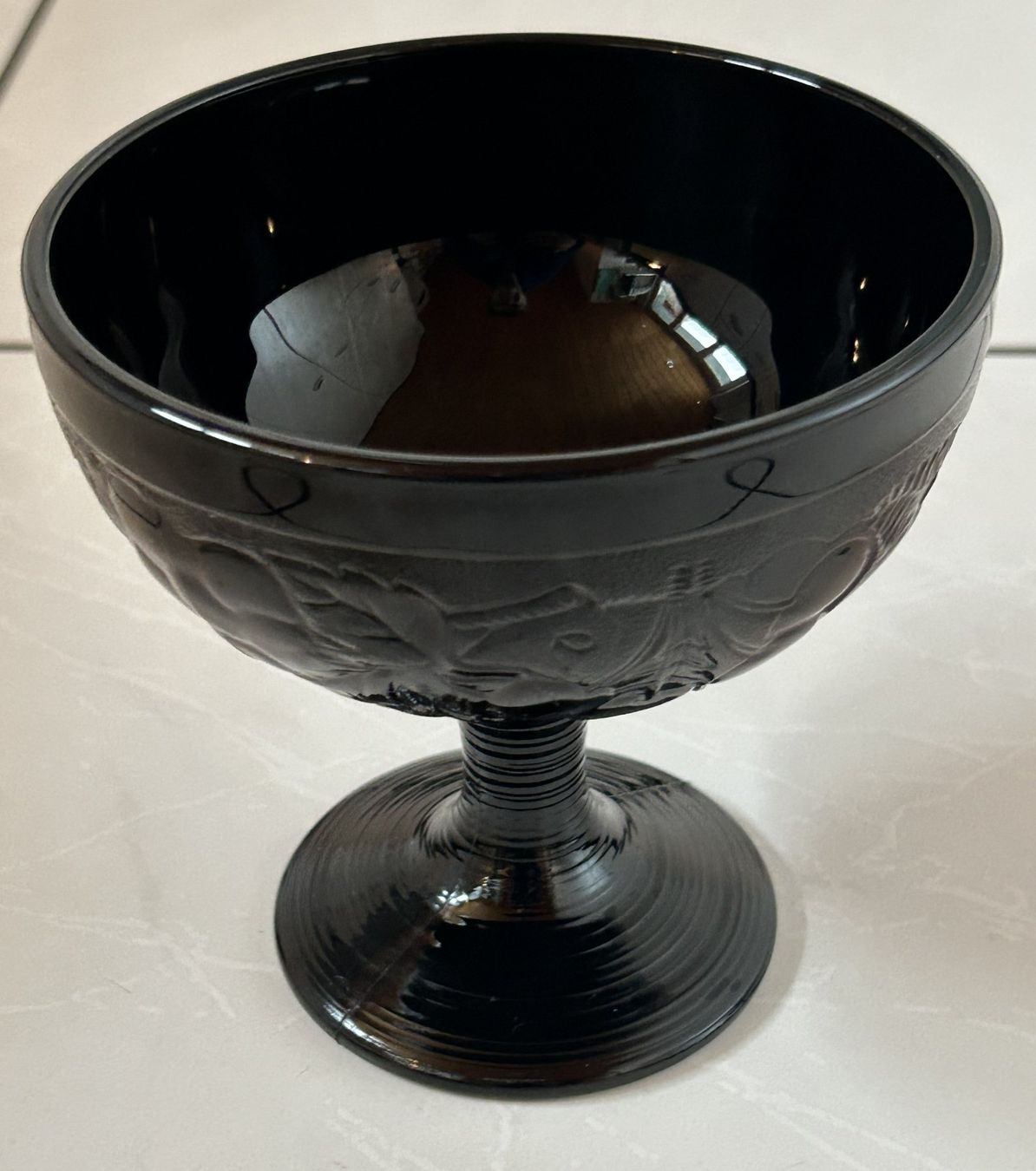 Coupes: Schwarze Schale mit Standfuss Vintage – D'occasion à Neukirch-Egnach par Phion