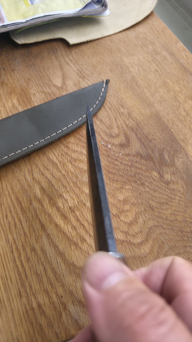 Accessori: Handgefertigtes Messer aus robustem LKW-Stahl – Nuovo e nell'imballaggio originale da St. Margrethen SG venduto da Duezenli61 7