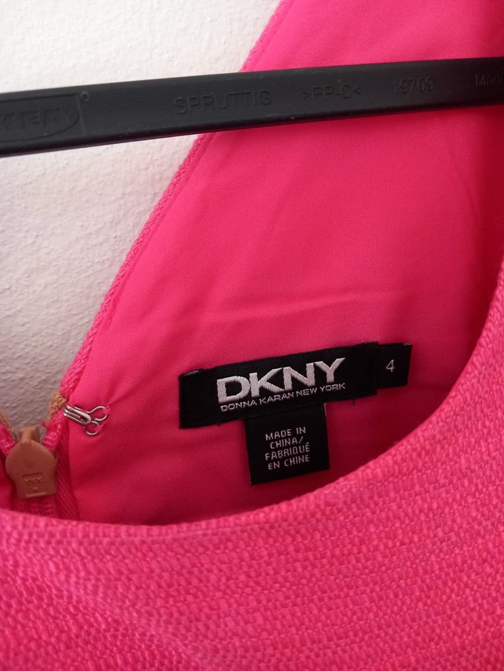 DKNY Robes: Robe DKNY – Neuf (Voir description) à Fribourg par sha_66w9 1