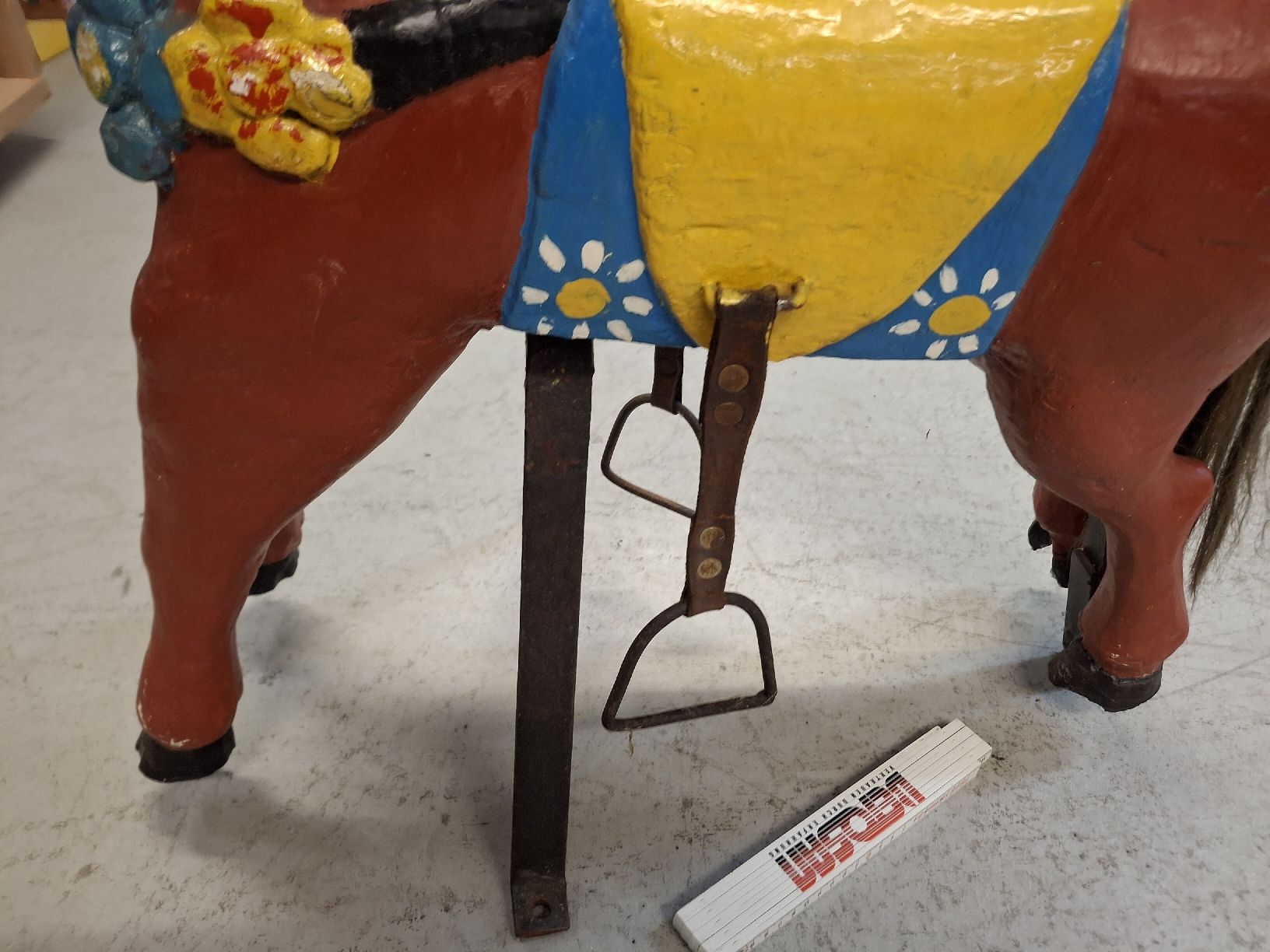 Skulpturen & Statuen: Schönes antikes Karusellpferd, rot – Gebraucht aus Fislisbach von HurtiBrocki 3