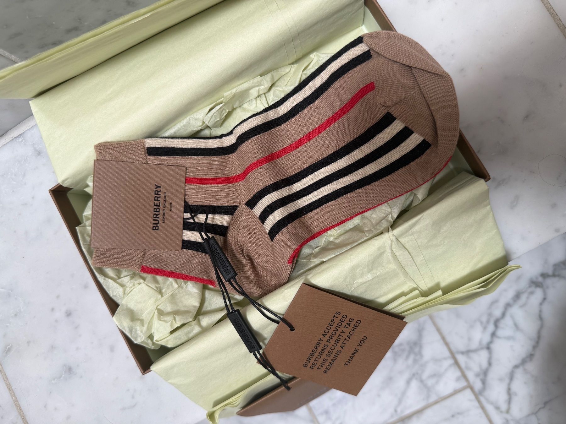 Burberry Socken: Burberry Socken – Neu und originalverpackt aus Oberdorf SO von mhz_7ss9 1