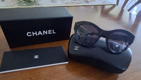 Chanel Sonnenbrille, schwarz. Top Zustand, Sommer bereit!