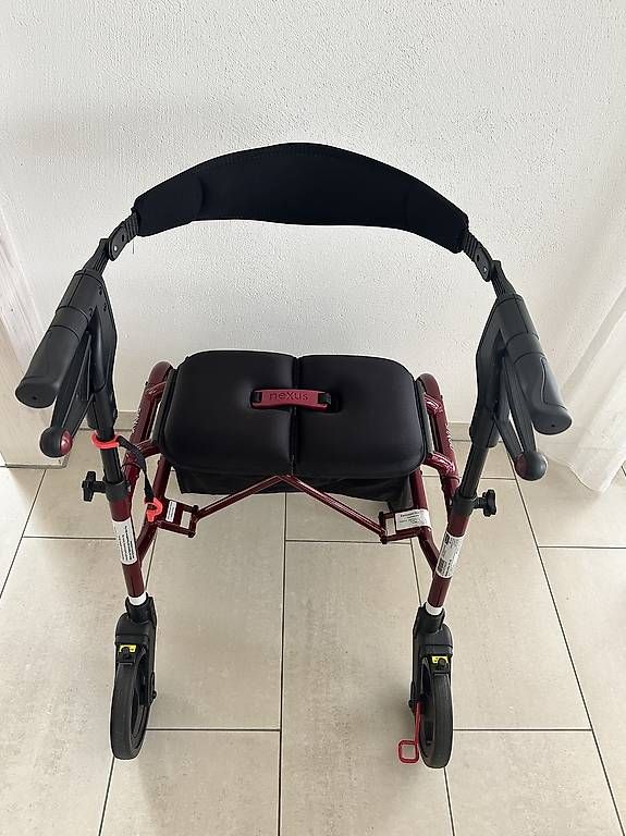 Aides à la marche: Rollator NEXUS Größe M – D'occasion à Auw par cls_zz9s 1