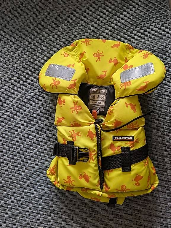 Giubbotti di salvataggio: Schwimmweste bis 15kg – Usato da Zofingen venduto da claudiawesp