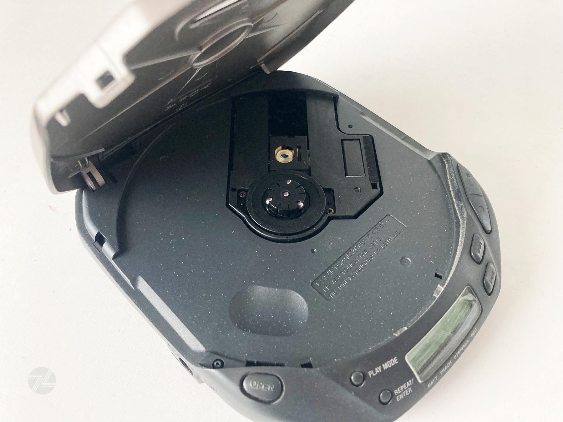 Sony Tragbarer Mediaplayer: Sony Discman D-181V CD Player Walkman – Gebraucht aus Wetzikon ZH von cyan74 3