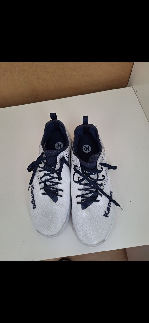 Scarpe da uomo: Hallenschuhe – Usato da Gwatt (Thun) venduto da RafH