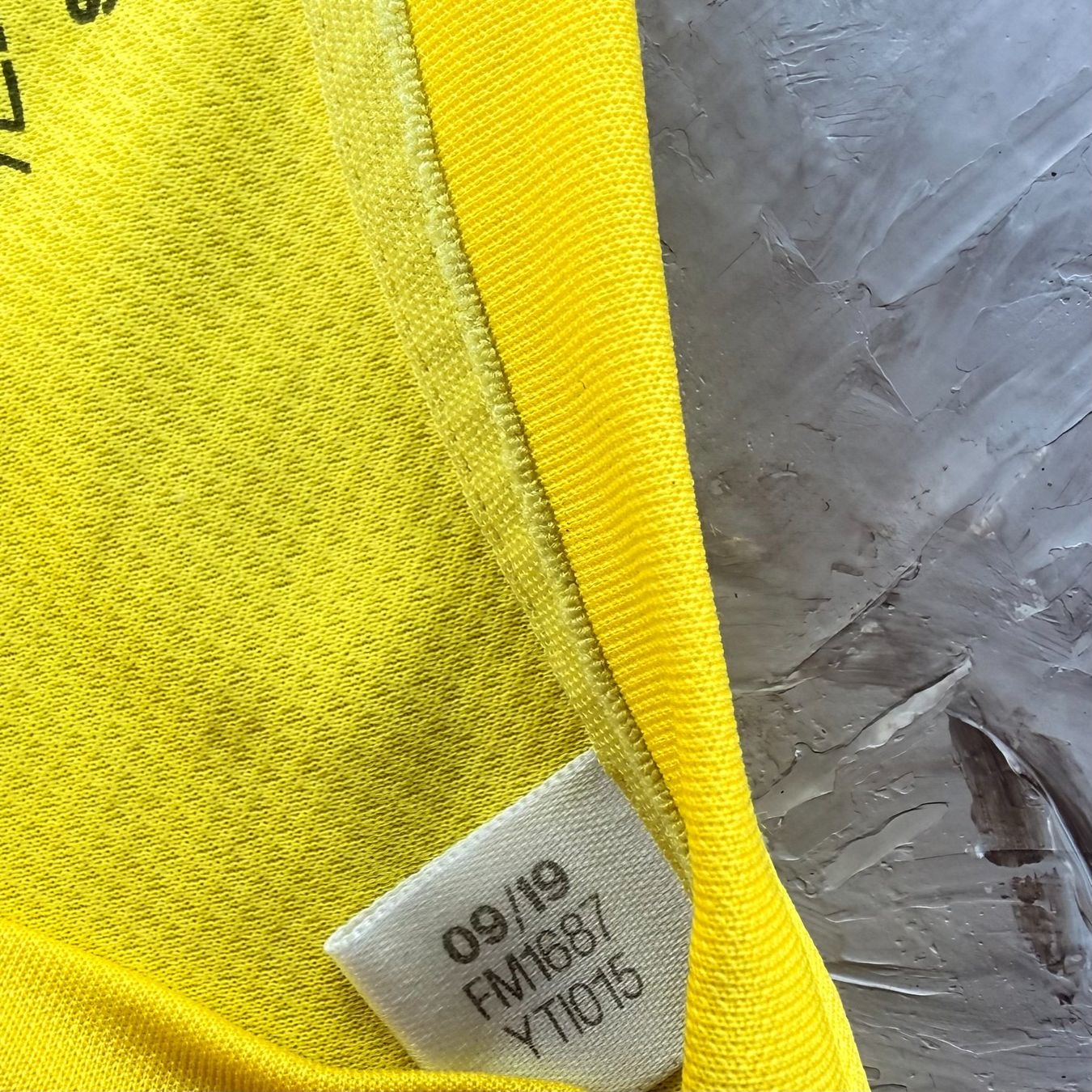 Adidas Camicie, T-shirt & Polo: T-shirt Adidas "The Future Is Today" – Usato da Thônex venduto da Suisse.Shopping 4