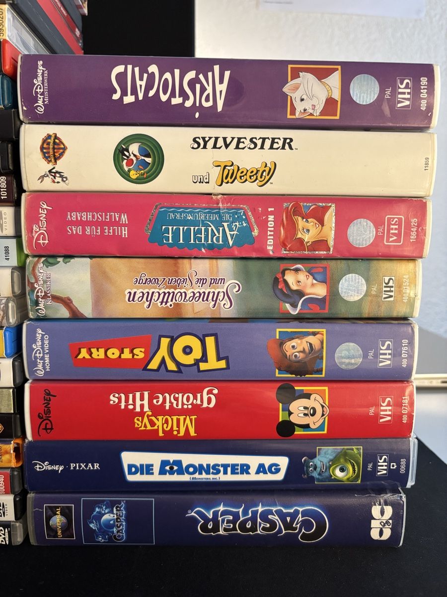 Alle DVDs: AUFLÖSUNG SELTENE BLURAY / DVD / VHS SAMMLUNG – Gebraucht aus Langnau am Albis von CollectingCoRe 6