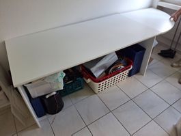 Schreibtisch weiss mit abgerundeter Ecke guter Zustand