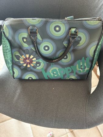 Sac à main Desigual multicolore, parfait pour l'été!