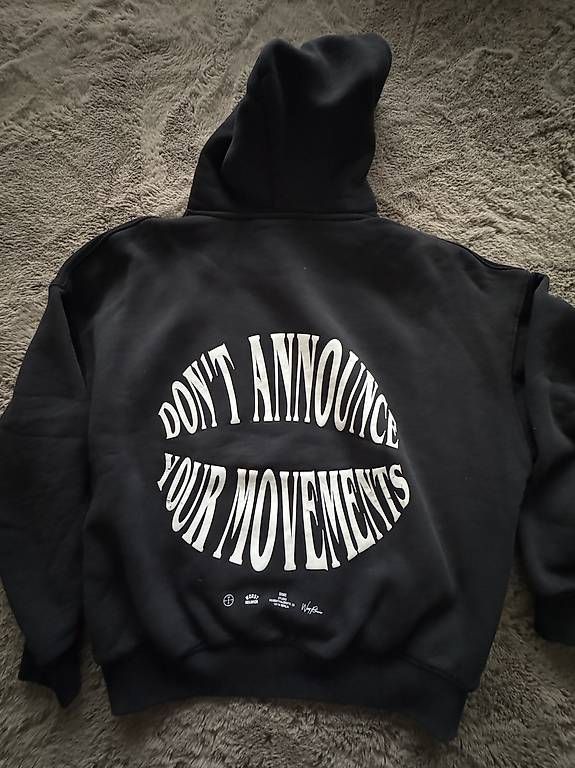 Pulls & Sweat-shirts: WRSTBHVR Hoodie schwarz – D'occasion à Kaltbrunn par lau_2hp8 1