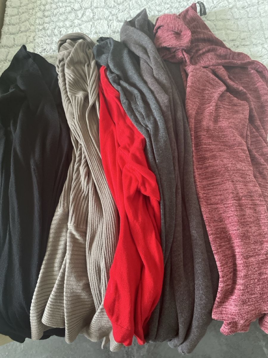 Lots de vêtements: Strickjacken im Paket 6 Stk. – Neuf (Voir description) à Uttwil par Mirabellablau