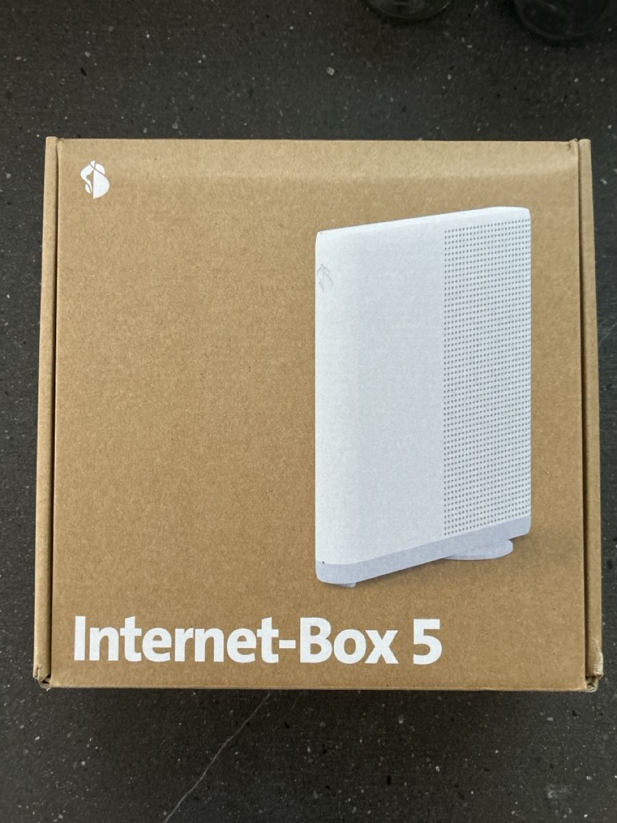 Swisscom Modem & Router: Internet-Box und TV Box 5 Swisscom – Nuovo e nell'imballaggio originale da Rubigen venduto da sir_ch