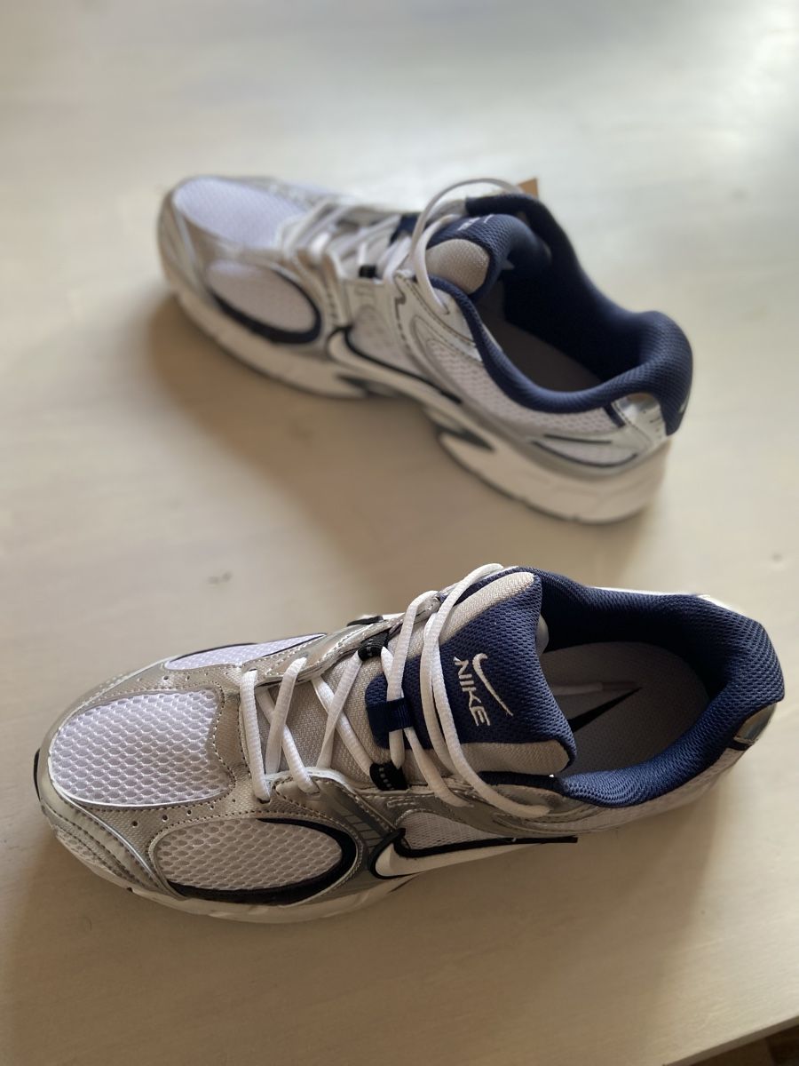 Scarpe da uomo: Nike Sportschuhe Grösse 45 – Nuovo (secondo la descrizione) da Grenchen venduto da Motorini 1