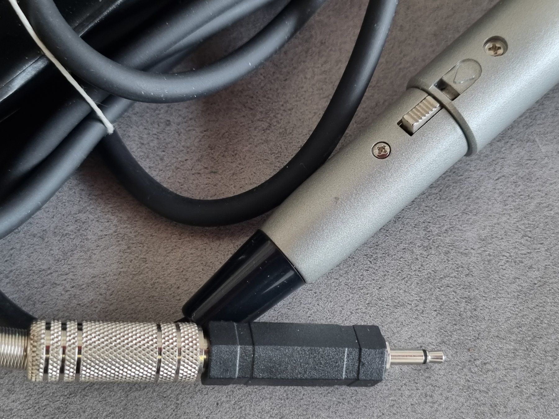 Philips Microfoni: Philips Mikrofon SBC MD690 mit Kabel – Usato da Lenzburg venduto da freedomky 4