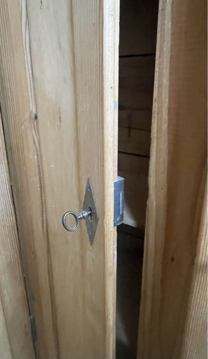 Porte manteau: Holzspind aus ehem. Schuhfabrik – D'occasion à Balsthal par brofleu16 2
