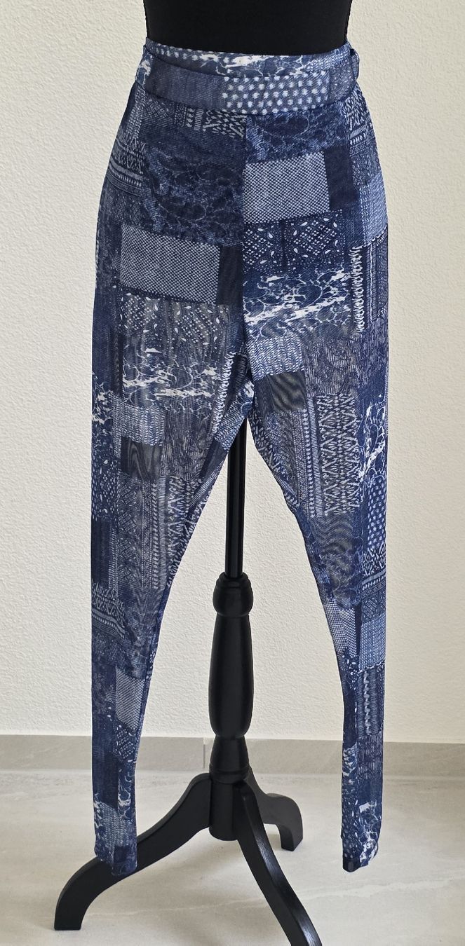 Pantaloni: Damen Leggins  Patchworkprint Blau Grösse XL Durchsichtig – Nuovo (secondo la descrizione) da Rheinsulz venduto da Gilea