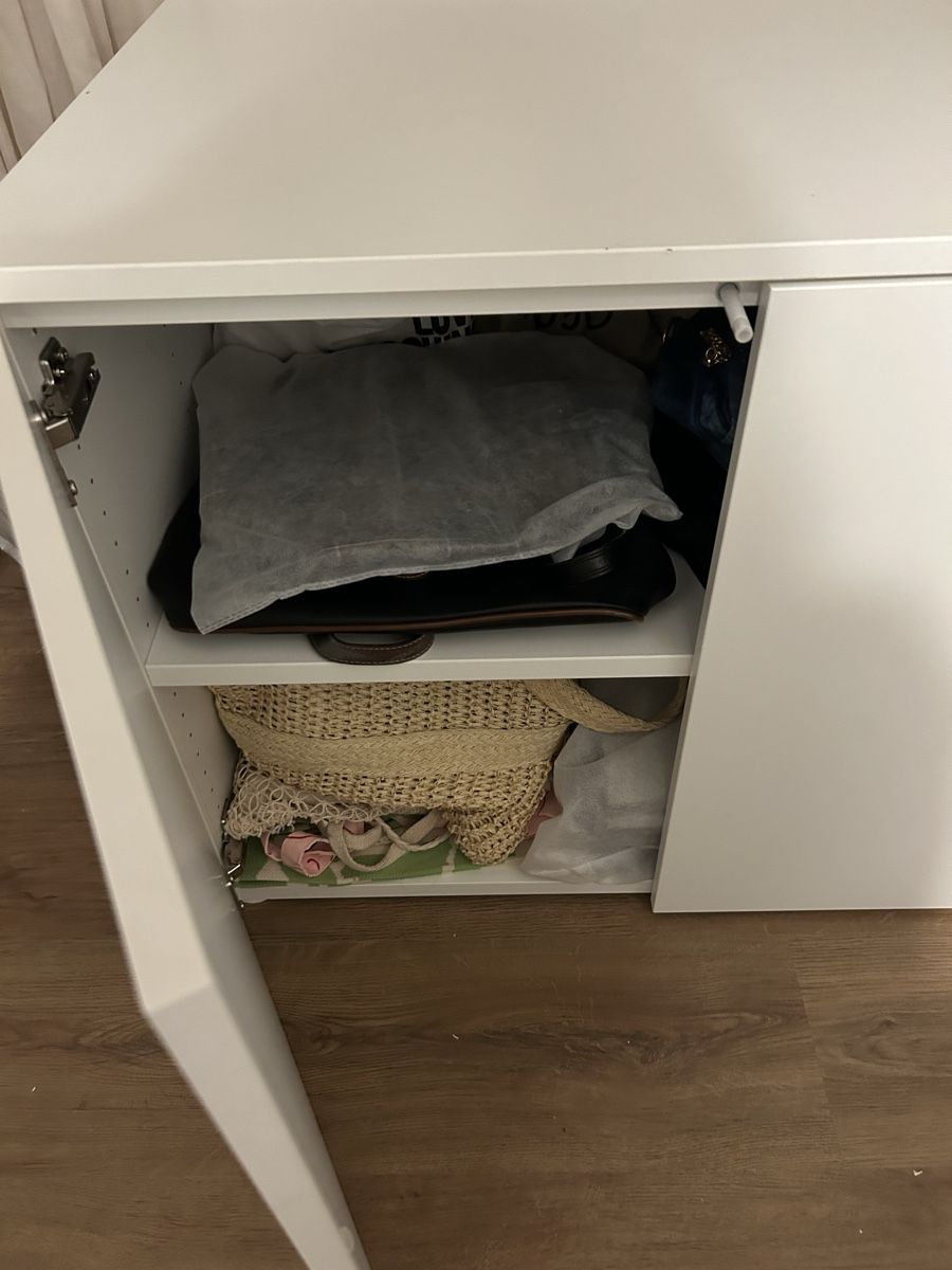 Ikea Armadi: Ikea Korpus und Wandschrank – Usato da Affoltern am Albis venduto da hhoney1013 1