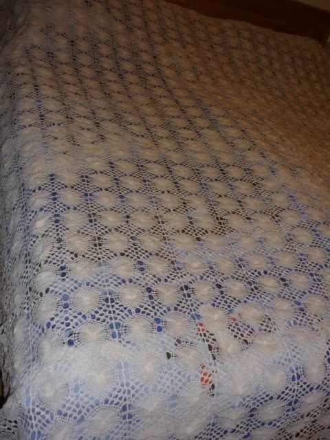 Coperte: TISCHDECKE ODER BETTDECKE  HANDARBEIT 2,45X2,45  NEU – Nuovo (secondo la descrizione) da St.Gallen venduto da Anso 8